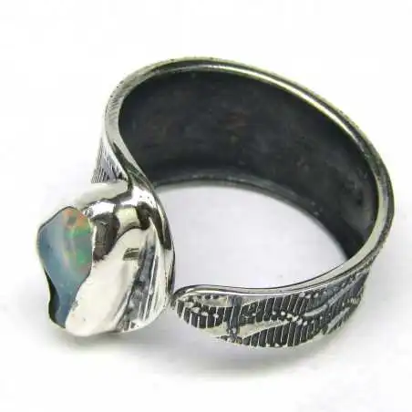 Stříbrný prsten s opálem