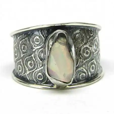 Stříbrný prsten s opálem