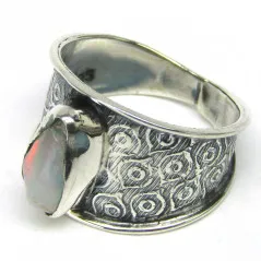 Stříbrný prsten s opálem