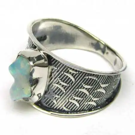 Stříbrný prsten s opálem
