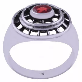 Stříbrný prsten s granátem