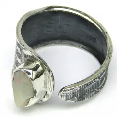 Stříbrný prsten s opálem