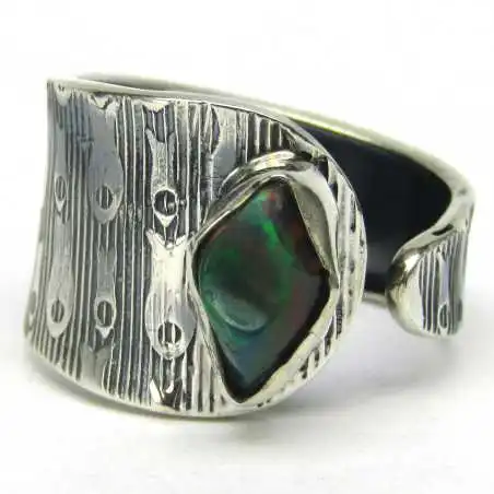 Stříbrný prsten s opálem