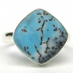 Stříbrný prsten s opálem