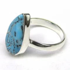 Stříbrný prsten s opálem