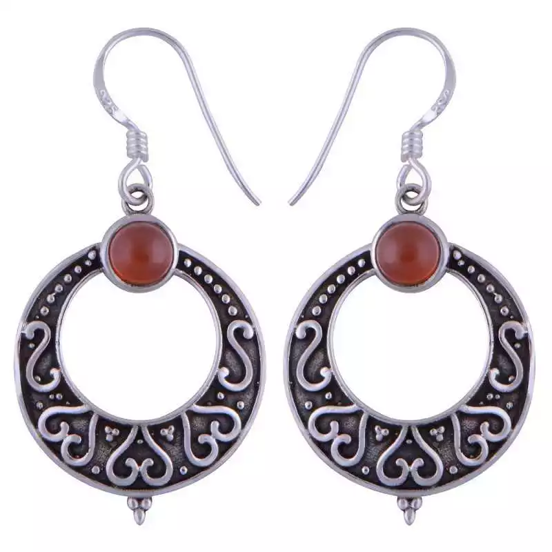 Stříbrné naušnice s karneoly