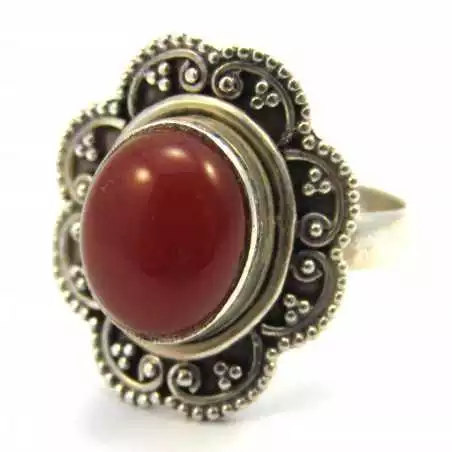 Stříbrný prsten s karneolem