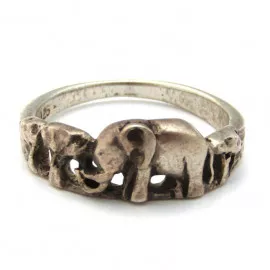 Stříbrný prsten slon
