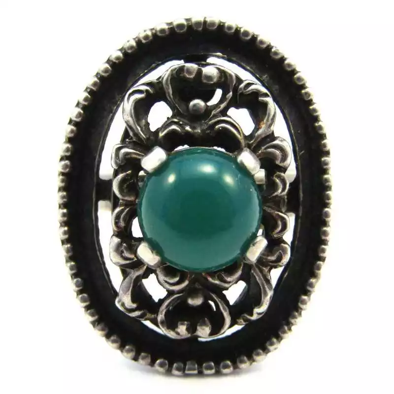 Stříbrný prsten s onyxem