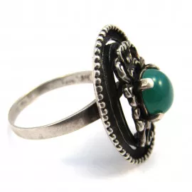 Stříbrný prsten s onyxem