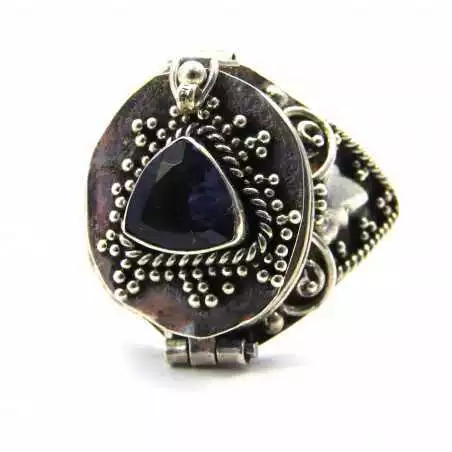 Stříbrný jedový prsten s iolitem