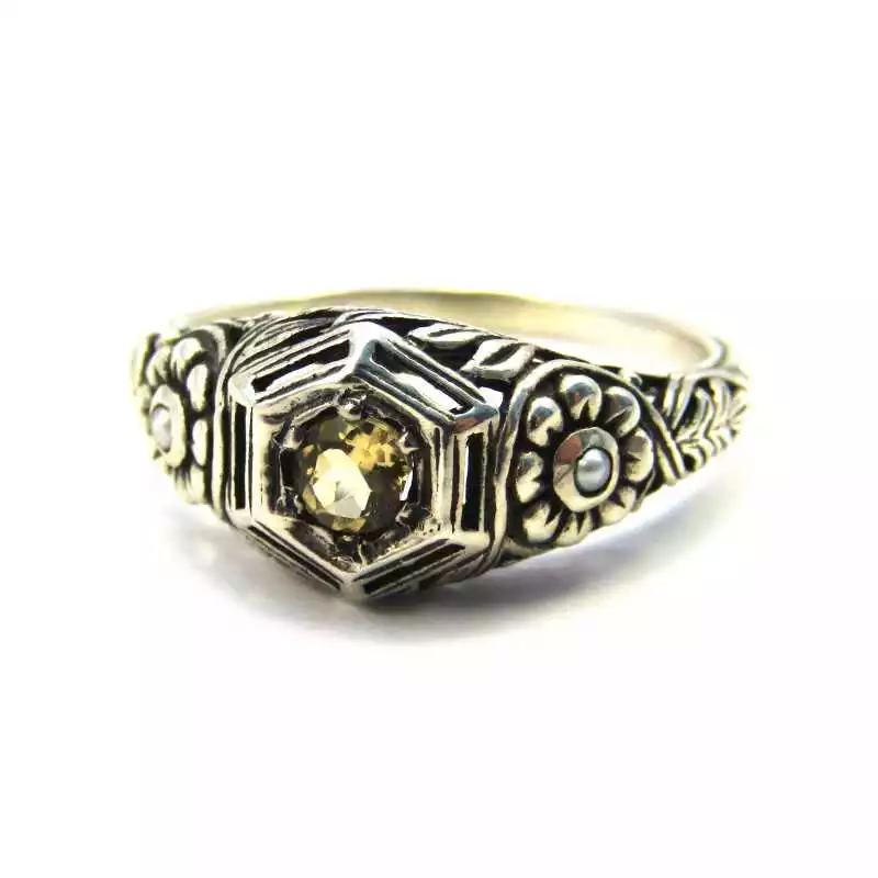 Stříbrný prsten s citrínem