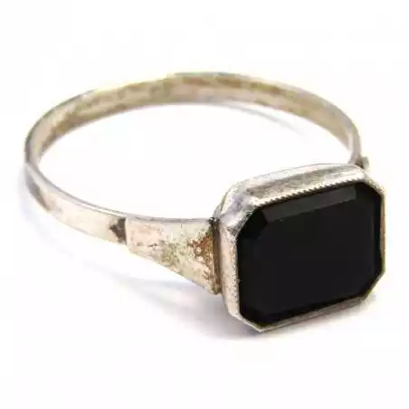 Stříbrný prsten s onyxem
