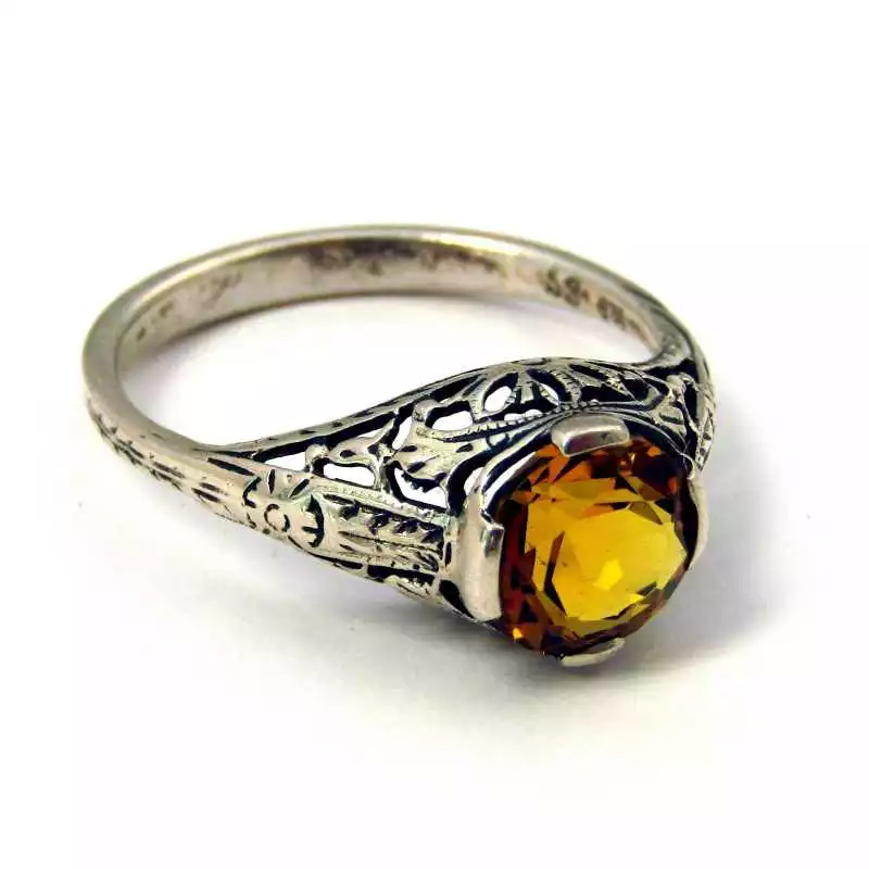 Stříbrný prsten s citrínem