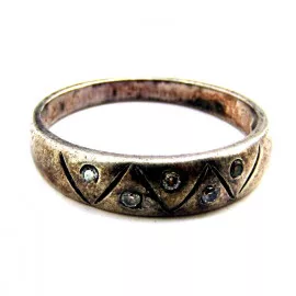 Stříbrný prsten s bílými safíry