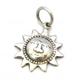Stříbrný přívěsek slunce