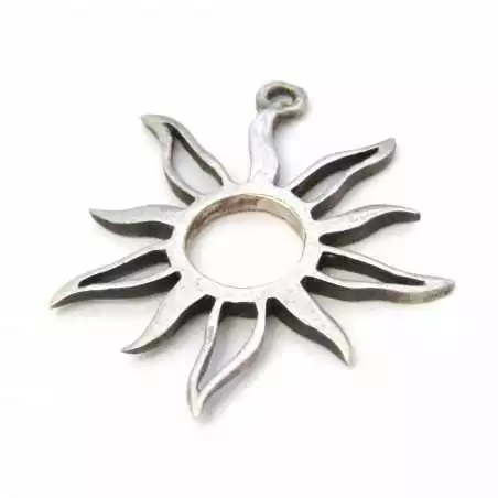Stříbrný přívěsek slunce
