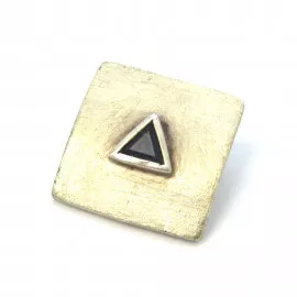 Stříbrný přívěsek se safírem