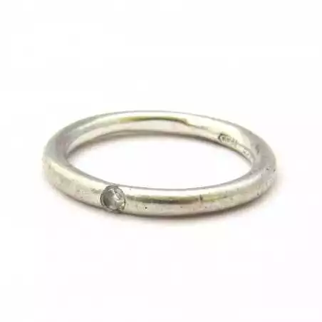 Stříbrný prsten s bílým safírem