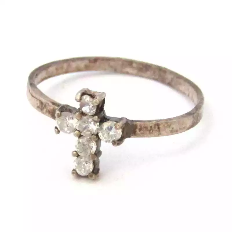 Stříbrný prsten kříž se zirkony