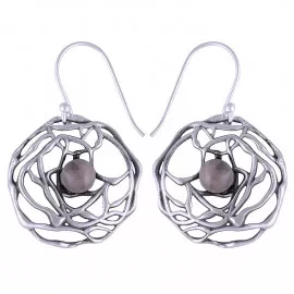 Stříbrné naušnice s růženínem