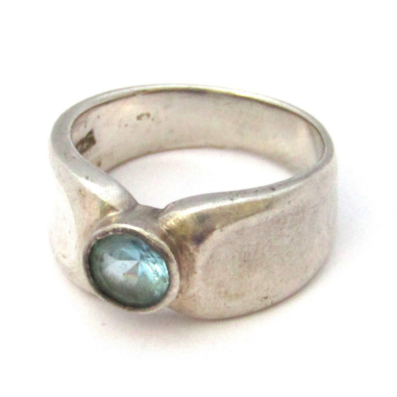 Stříbrný prsten s topazem