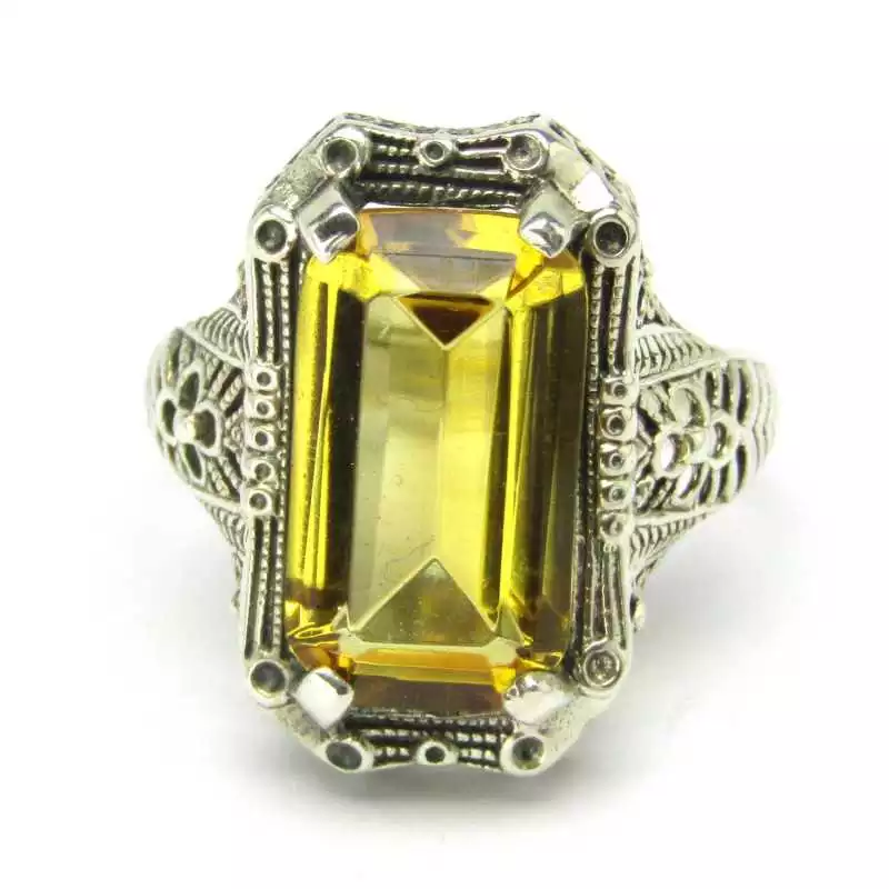 Stříbrný prsten s citrínem