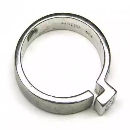 Stříbrný prsten se zirkony