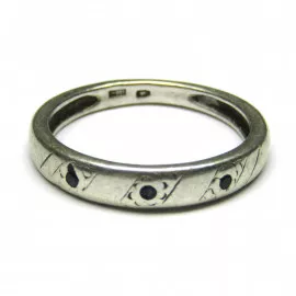 Stříbrný prsten se safíry