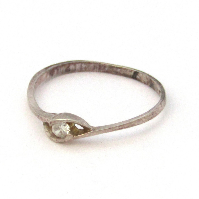 Stříbrný prsten se zirkonem