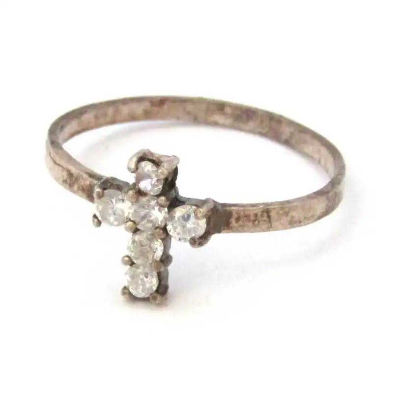 Stříbrný prsten kříž se zirkony