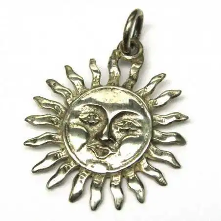 Stříbrný přívěsek slunce