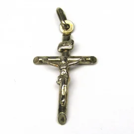 Stříbrný přívěsek kříž