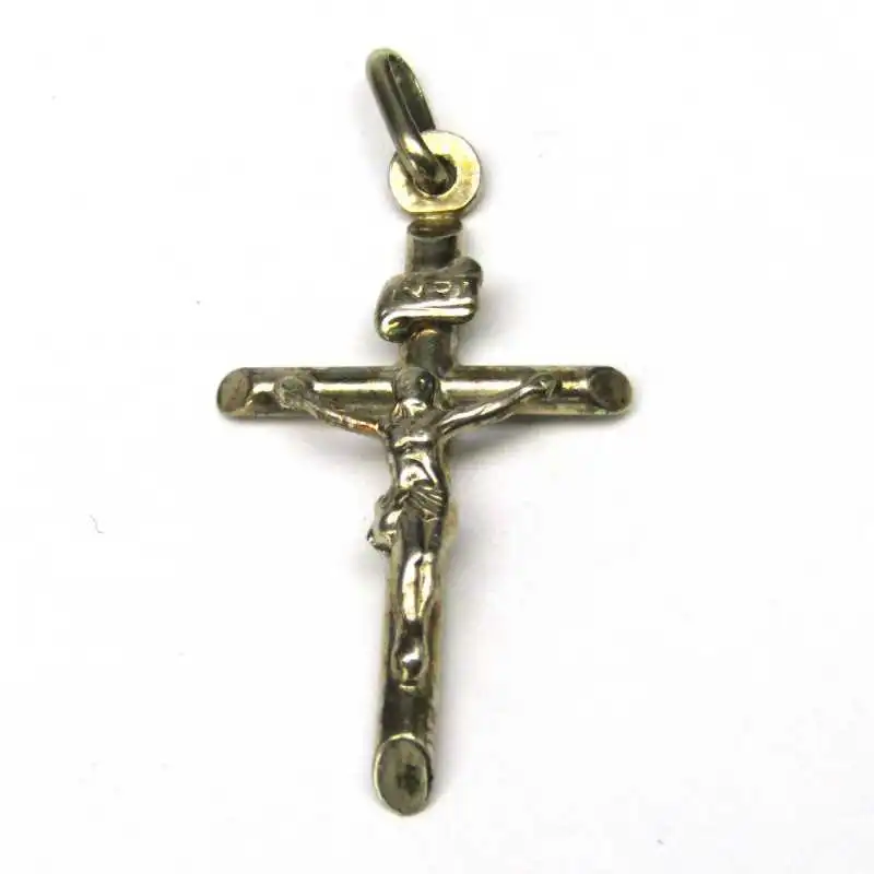 Stříbrný přívěsek kříž