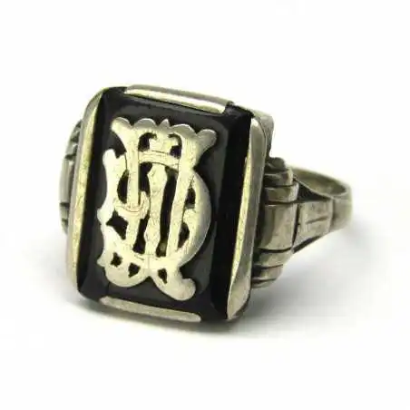 Stříbrný prsten s onyxem