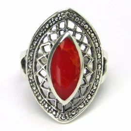 Stříbrný prsten s karneolem