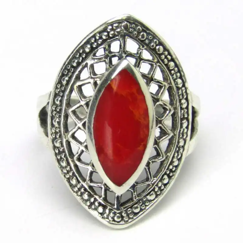 Stříbrný prsten s karneolem