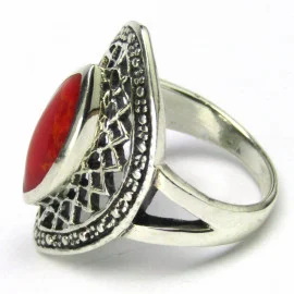 Stříbrný prsten s karneolem