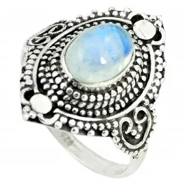 Stříbrný prsten s měsíčním kamenem