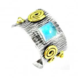 Stříbrný prsten s měsíčním kamenem