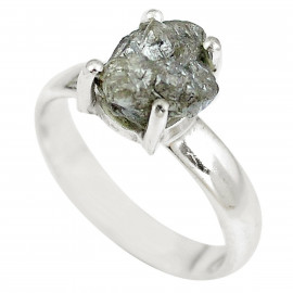 Stříbrný prsten s diamantem