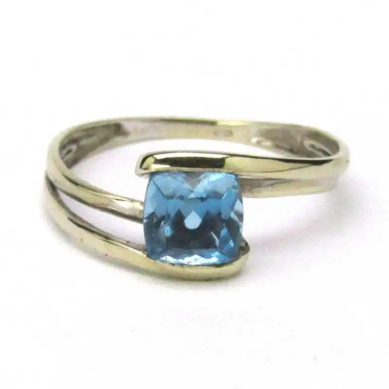 14 kt zlatý prsten se spinelem