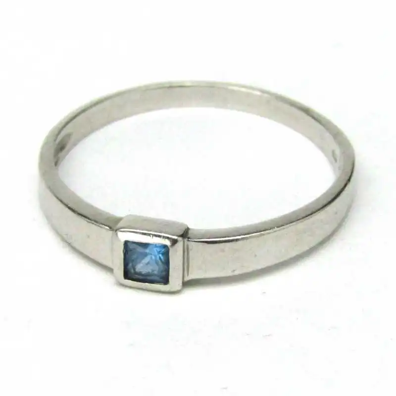 14 kt zlatý prsten se spinelem