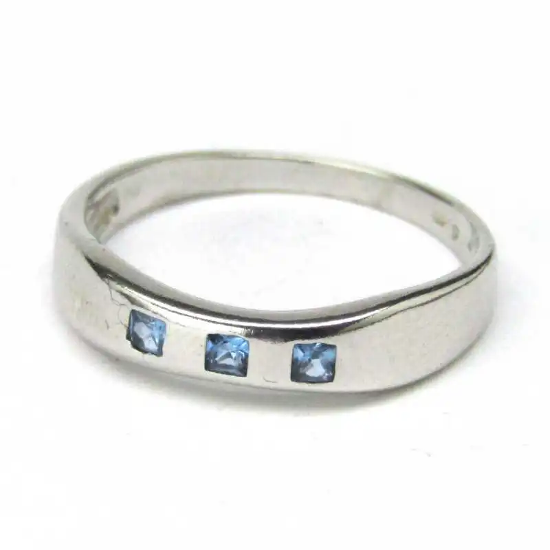 14 kt zlatý prsten s iolitem