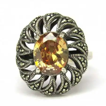 Stříbrný prsten s citrínem