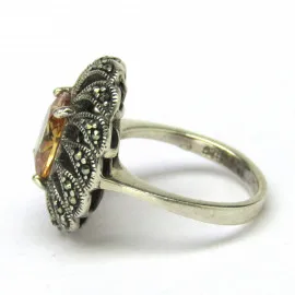 Stříbrný prsten s citrínem