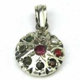 Tradiční indický přívěšek s drahokamy