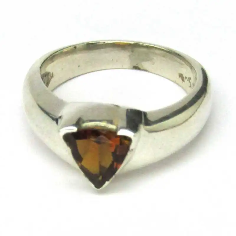 Stříbrný prsten s citrínem