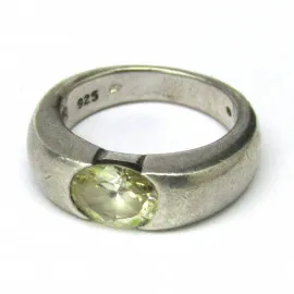 Stříbrný prsten s citrínem