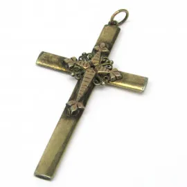 Stříbrný přívěsek kříž